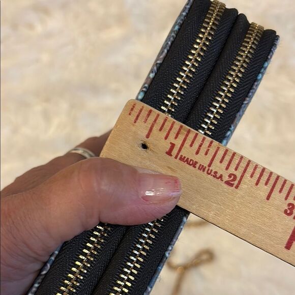 Elegant Blue Paisley Women's Crossbody Wallet NWOT - Picture 4 of 10